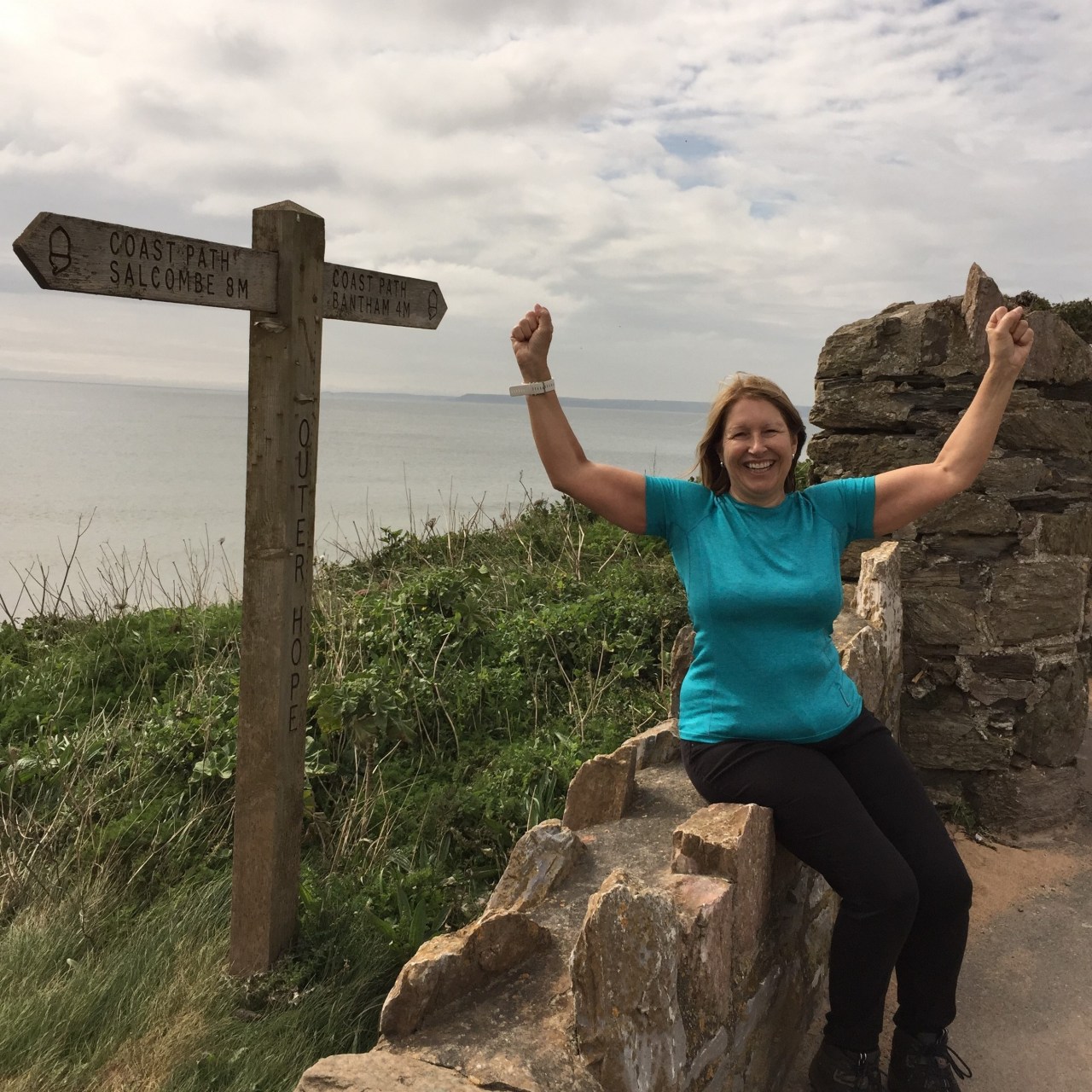 sue-aggett-at-hope-cove-having-completed-the-challenge2